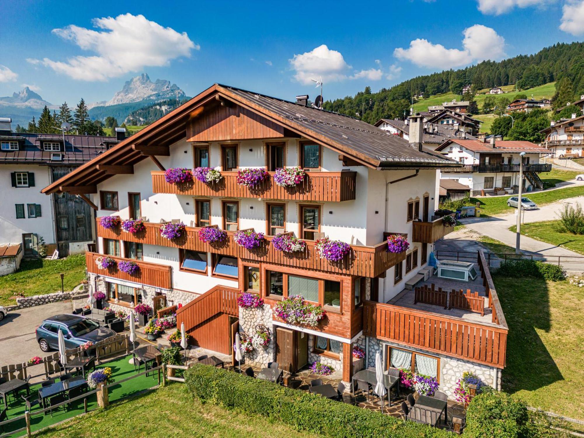 Hotel Da Beppe Sello Cortina dʼAmpezzo Eksteriør bilde