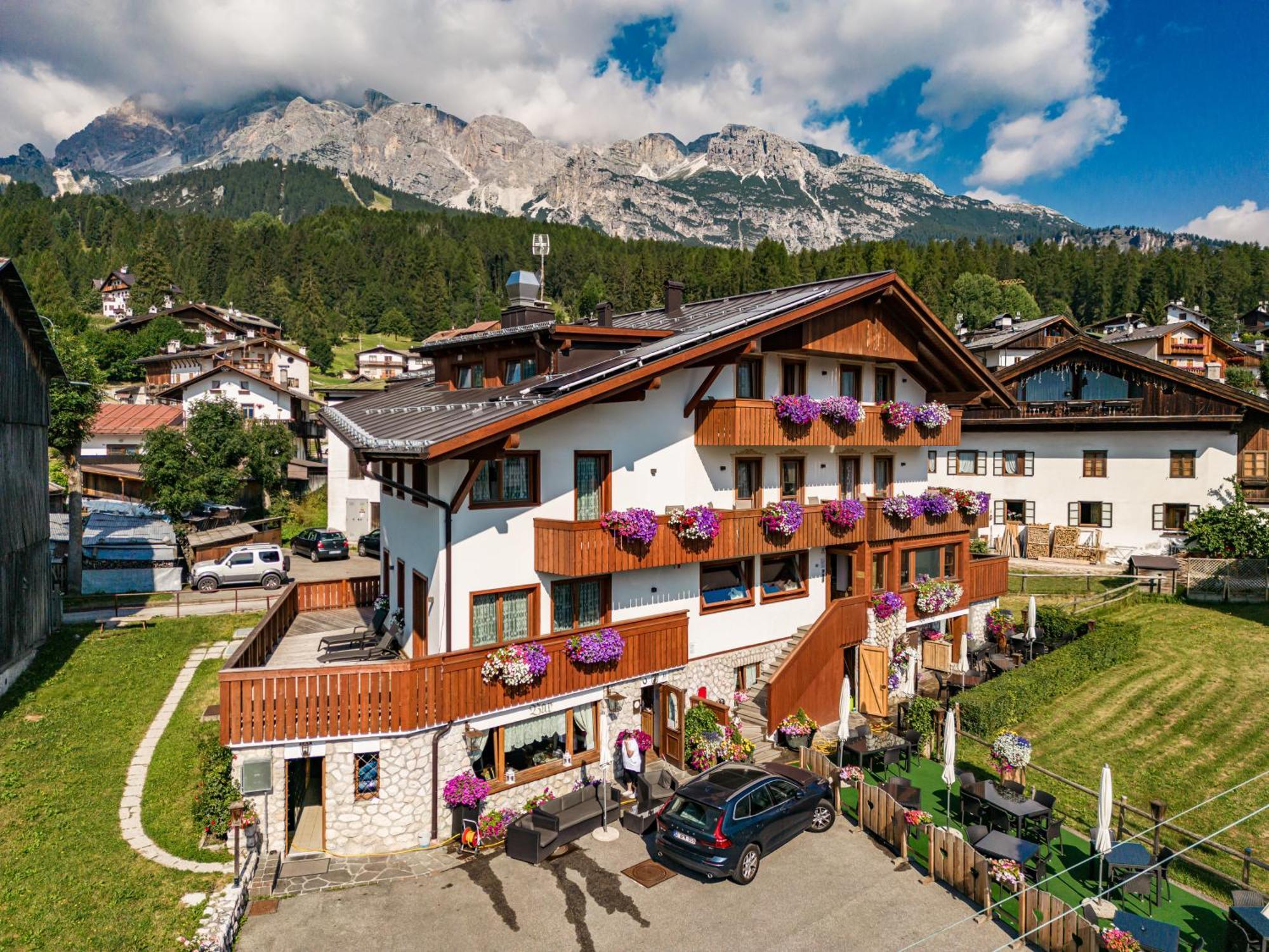 Hotel Da Beppe Sello Cortina dʼAmpezzo Eksteriør bilde